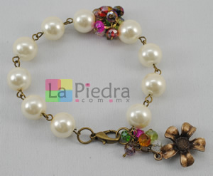 Pulsera con perlas engarzadas