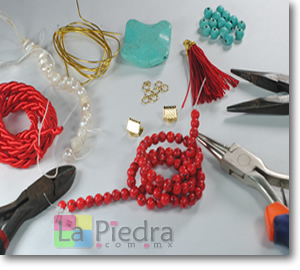 Collares de piedras herramientas